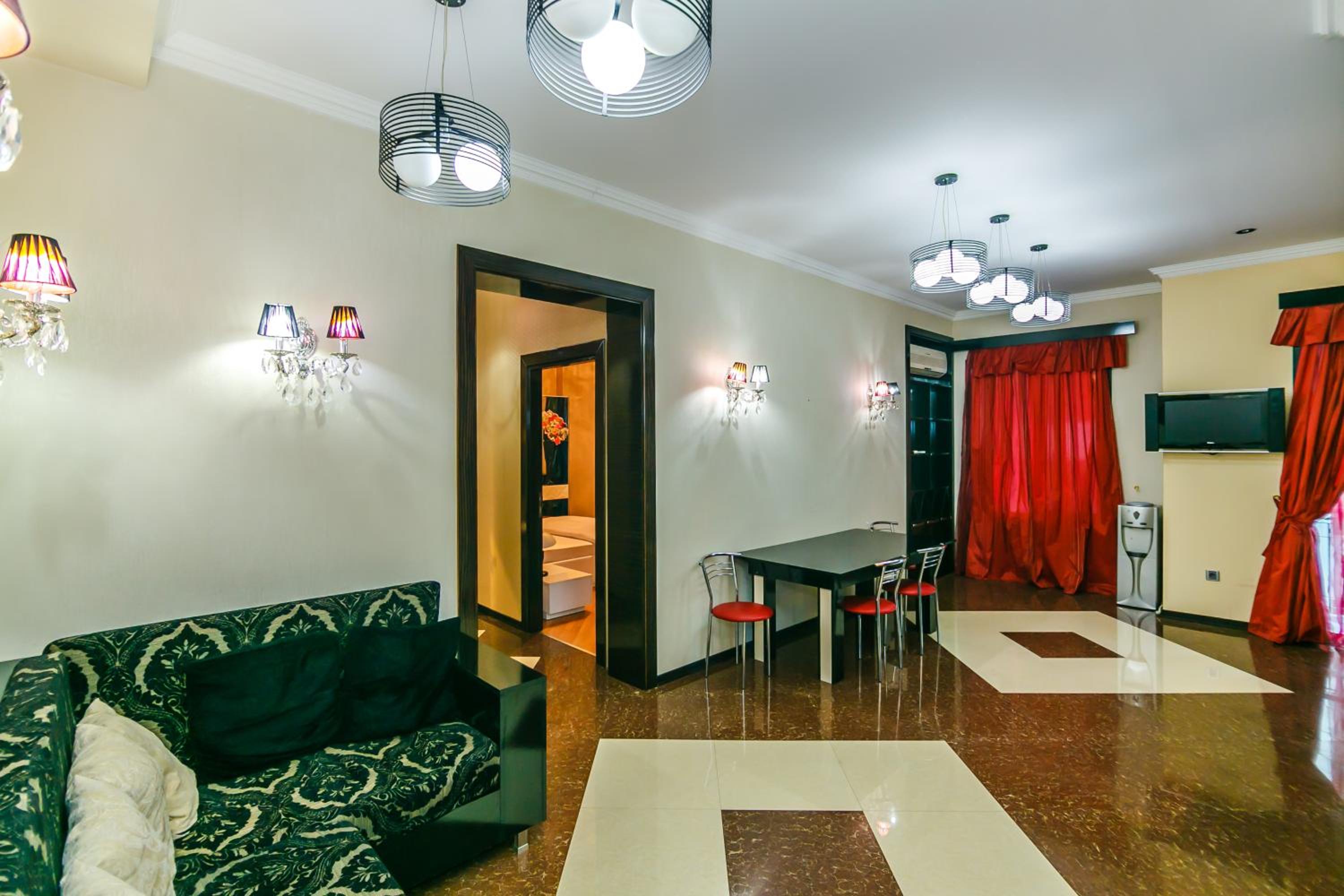 SEA VIEW HOTEL APARTMENT ViP MC DONALD'S