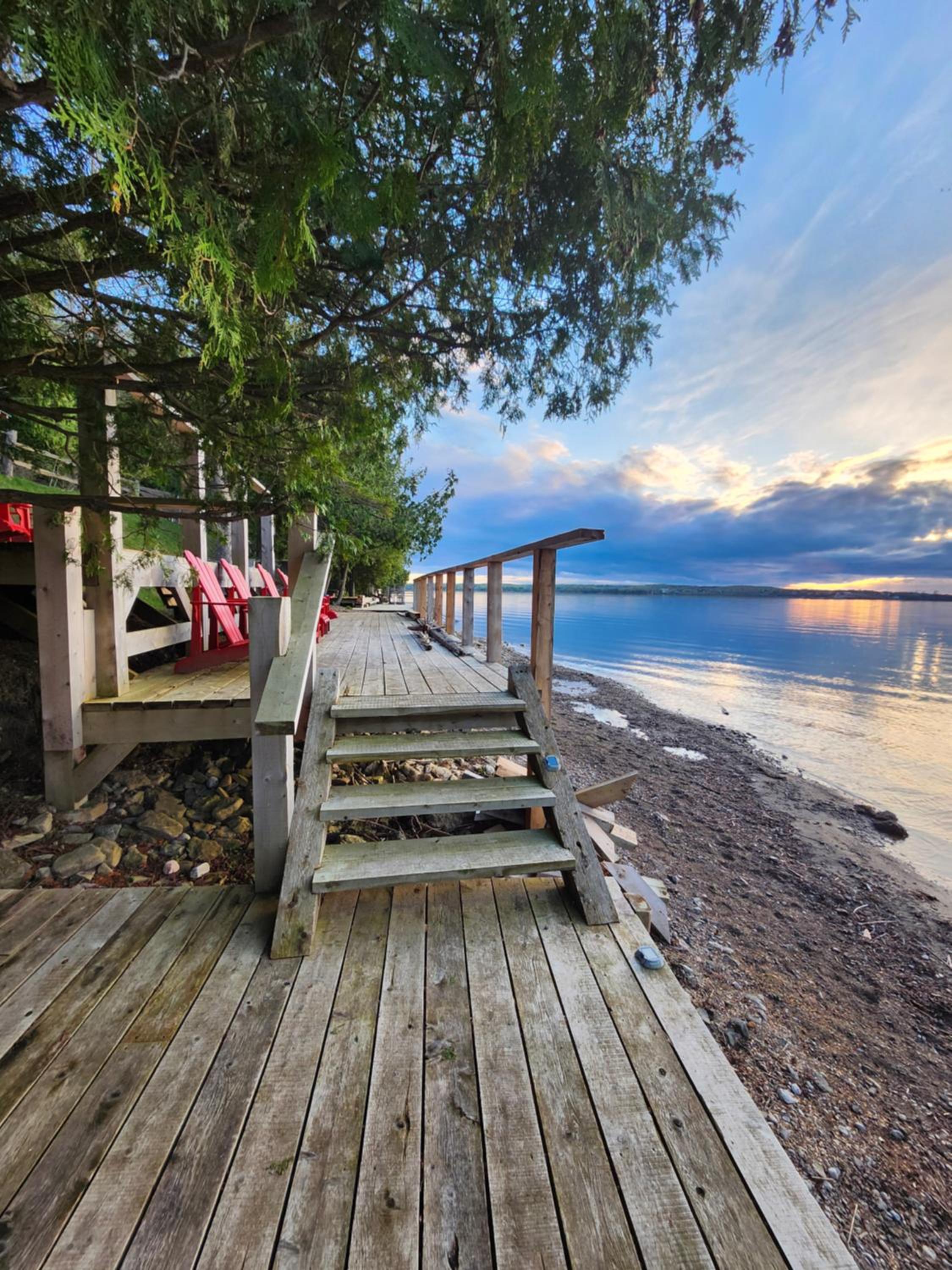 BAYSIDE RESORT, 2 O'CLOCK SUITES