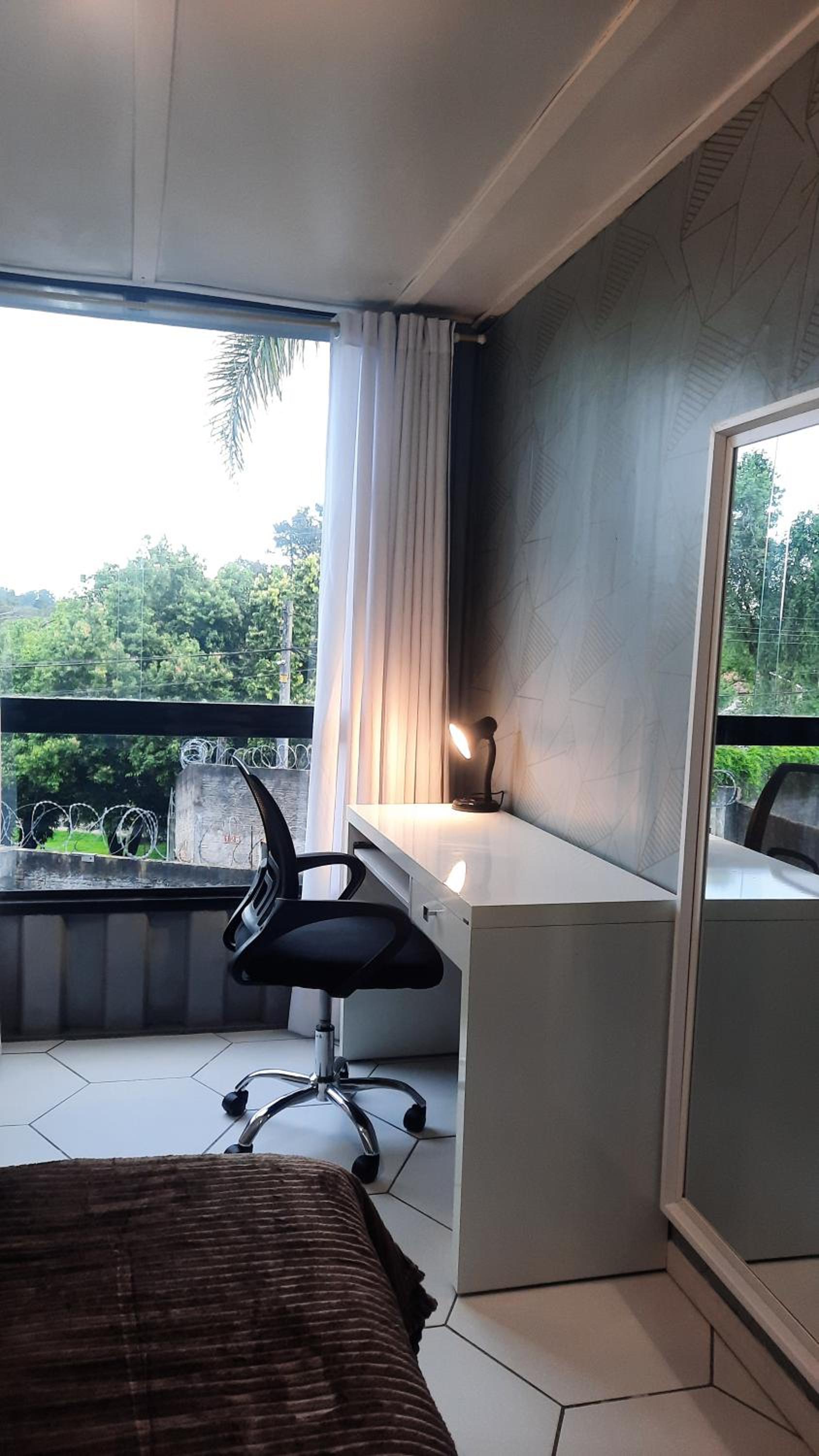 Apartamento Container com pátio, vaga para carro e Split