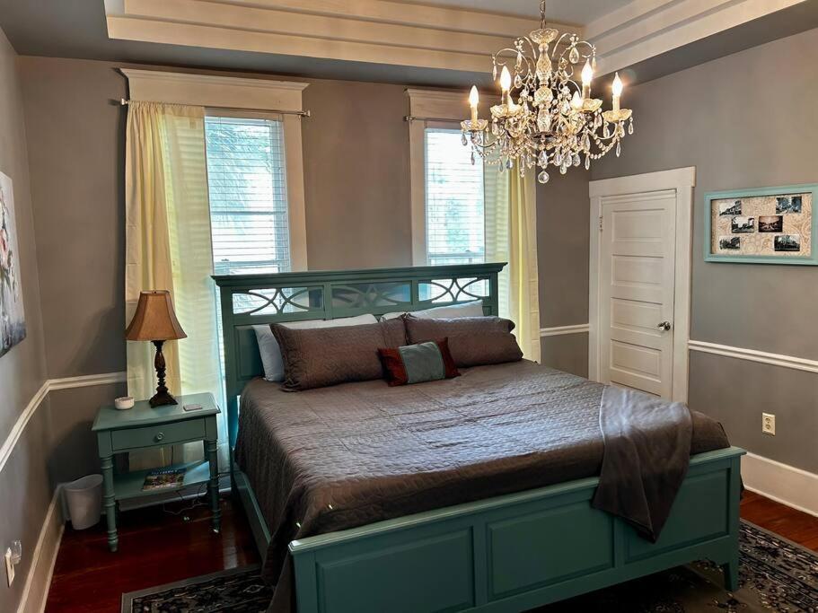 Tuscawilla B -Beautiful 3 bedroom apt Historic Ocala 1891 view 3