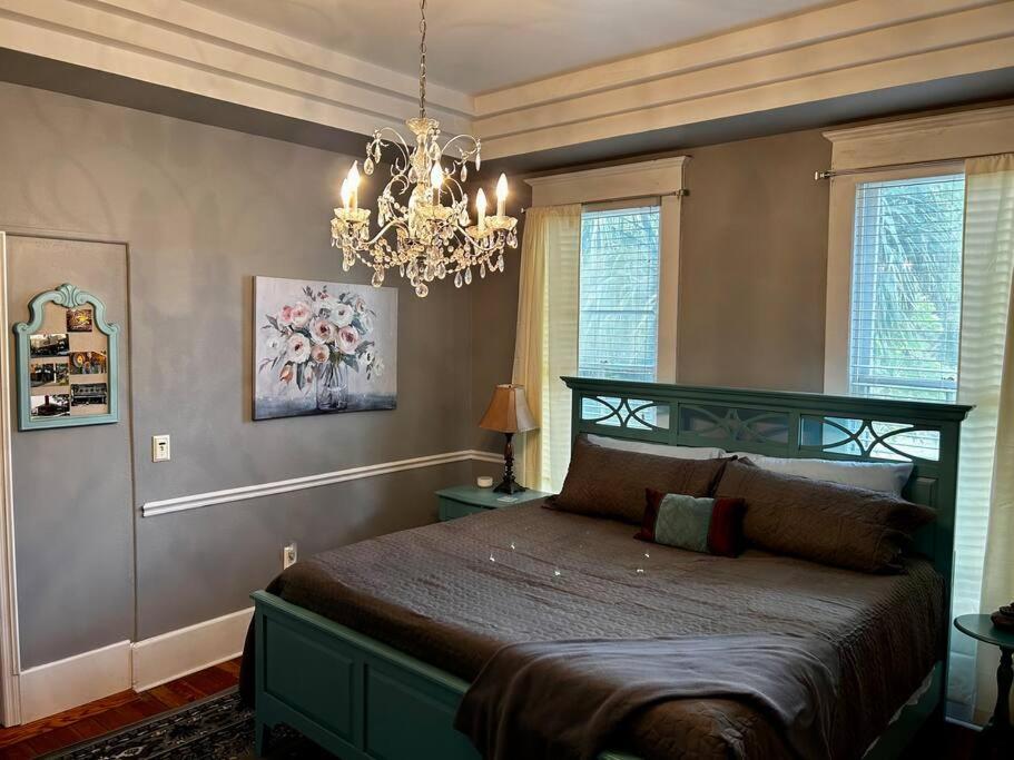 Tuscawilla B -Beautiful 3 bedroom apt Historic Ocala 1891 view 4