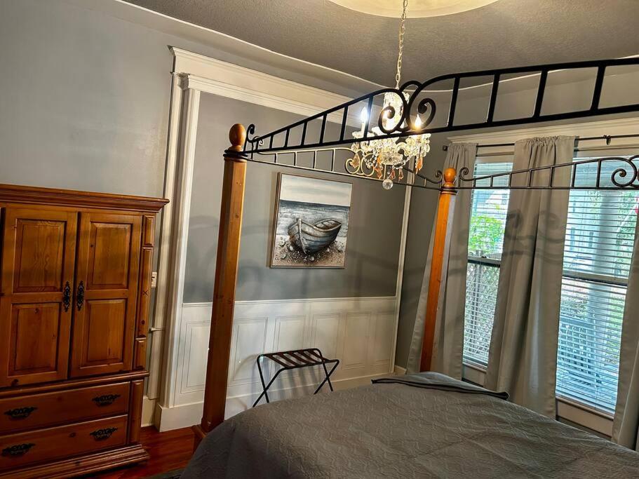 Tuscawilla B -Beautiful 3 bedroom apt Historic Ocala 1891 view 5