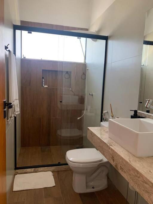 Casa vista mar com piscina e perto das praias e centro