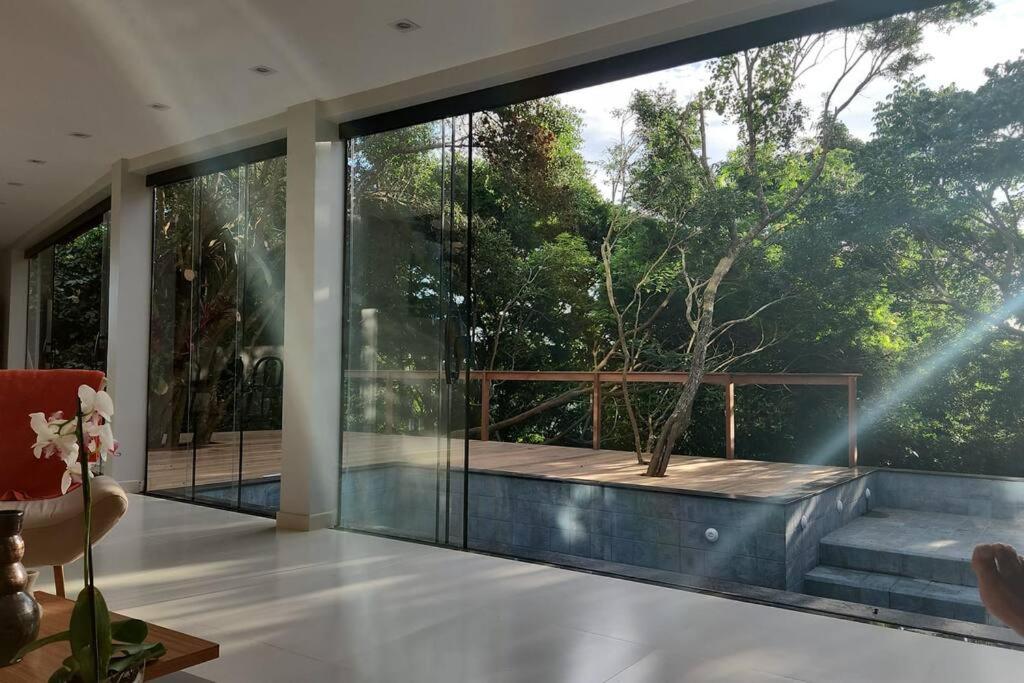 Casa vista mar com piscina e perto das praias e centro
