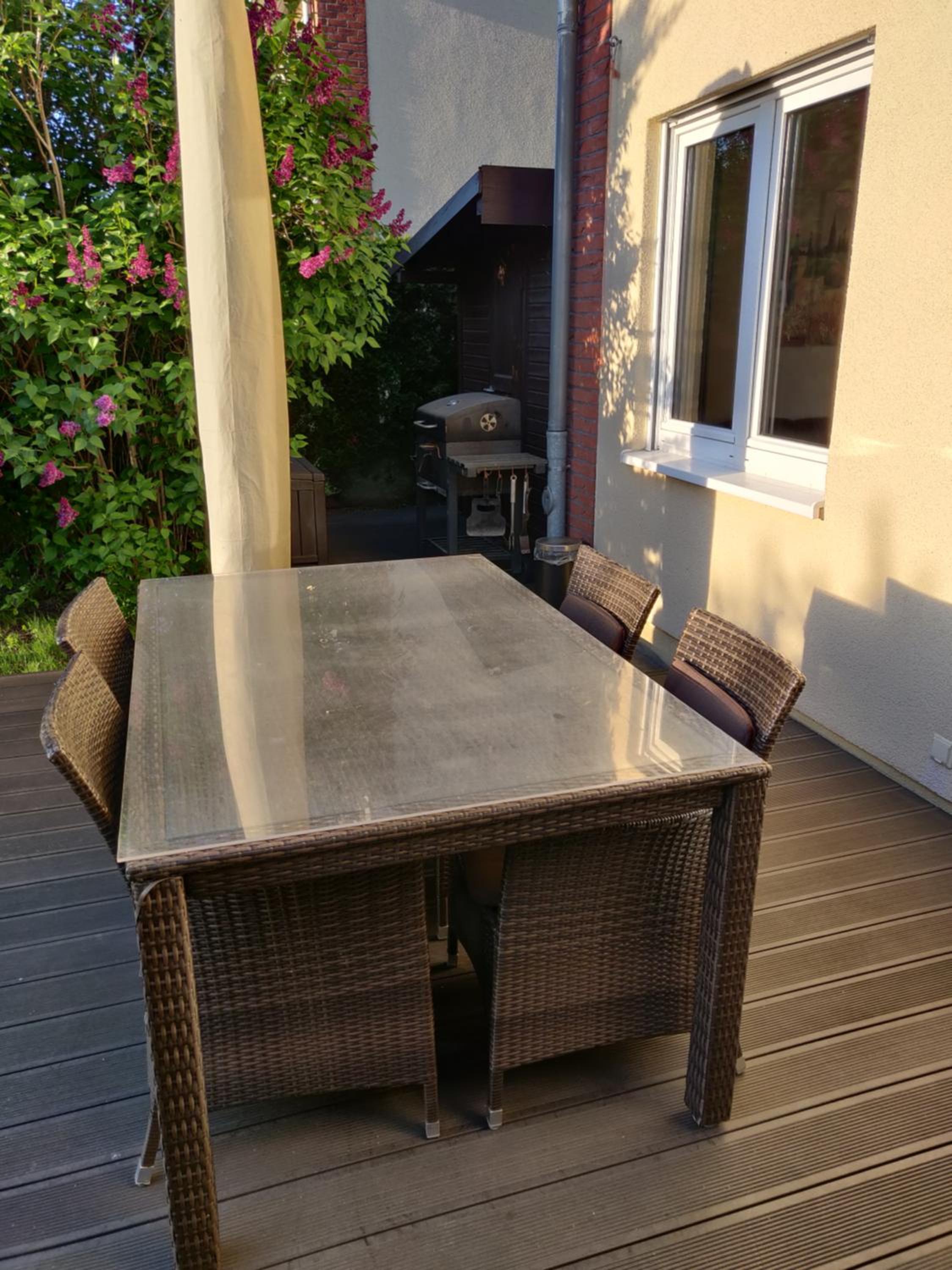 Modern townhouse, quiet and close to the centre.