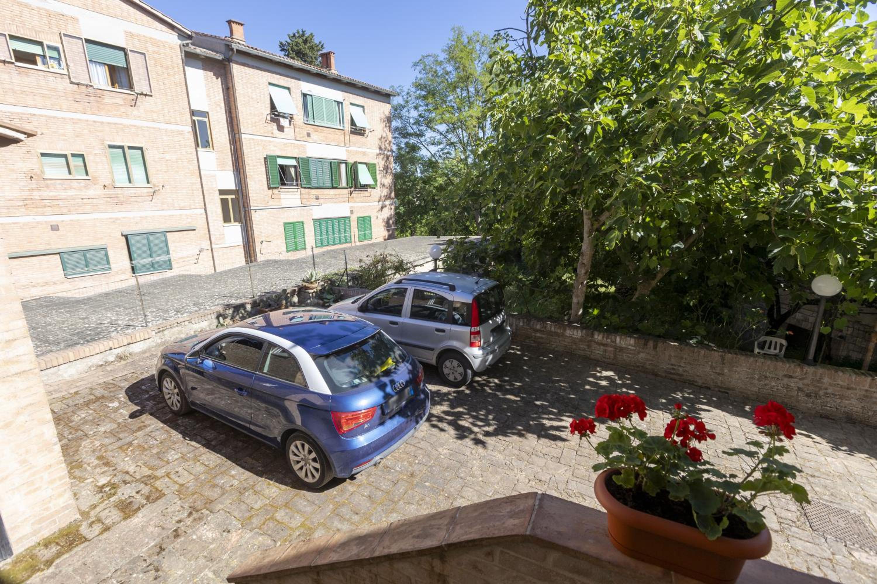 Sant'Eugenia91 - Fuori le mura con parcheggio - NaonBnB view 3