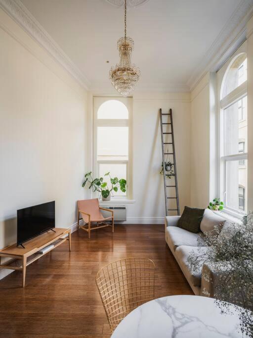 Degraves Della Casa- In the Heart of Melbourne CBD