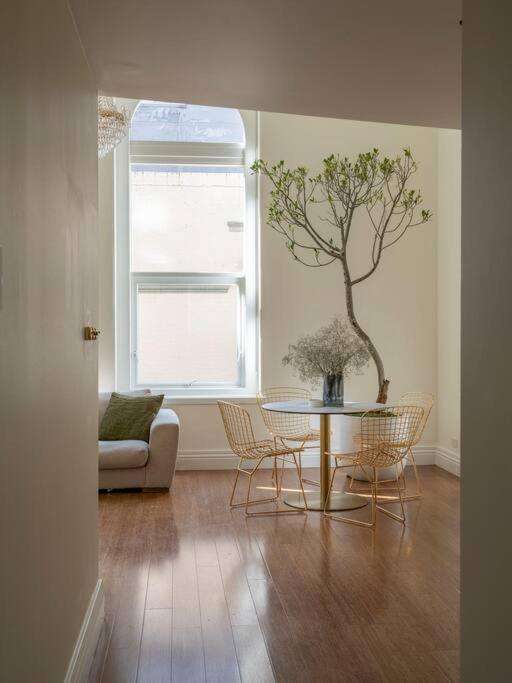 Degraves Della Casa- In the Heart of Melbourne CBD