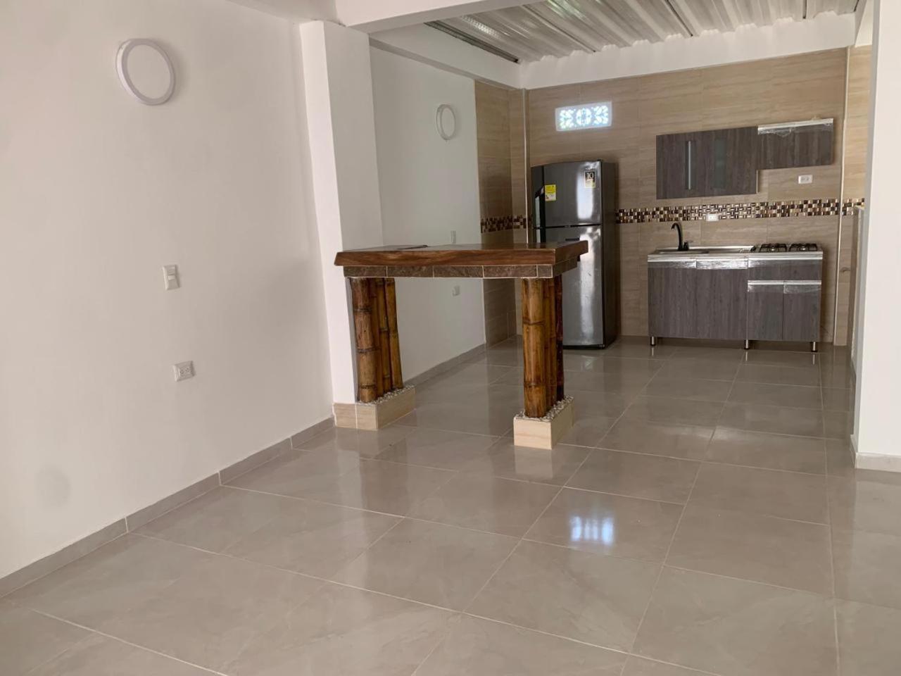 Casa Cabaña de 2 pisos Cerca al Mar en Santa Marta