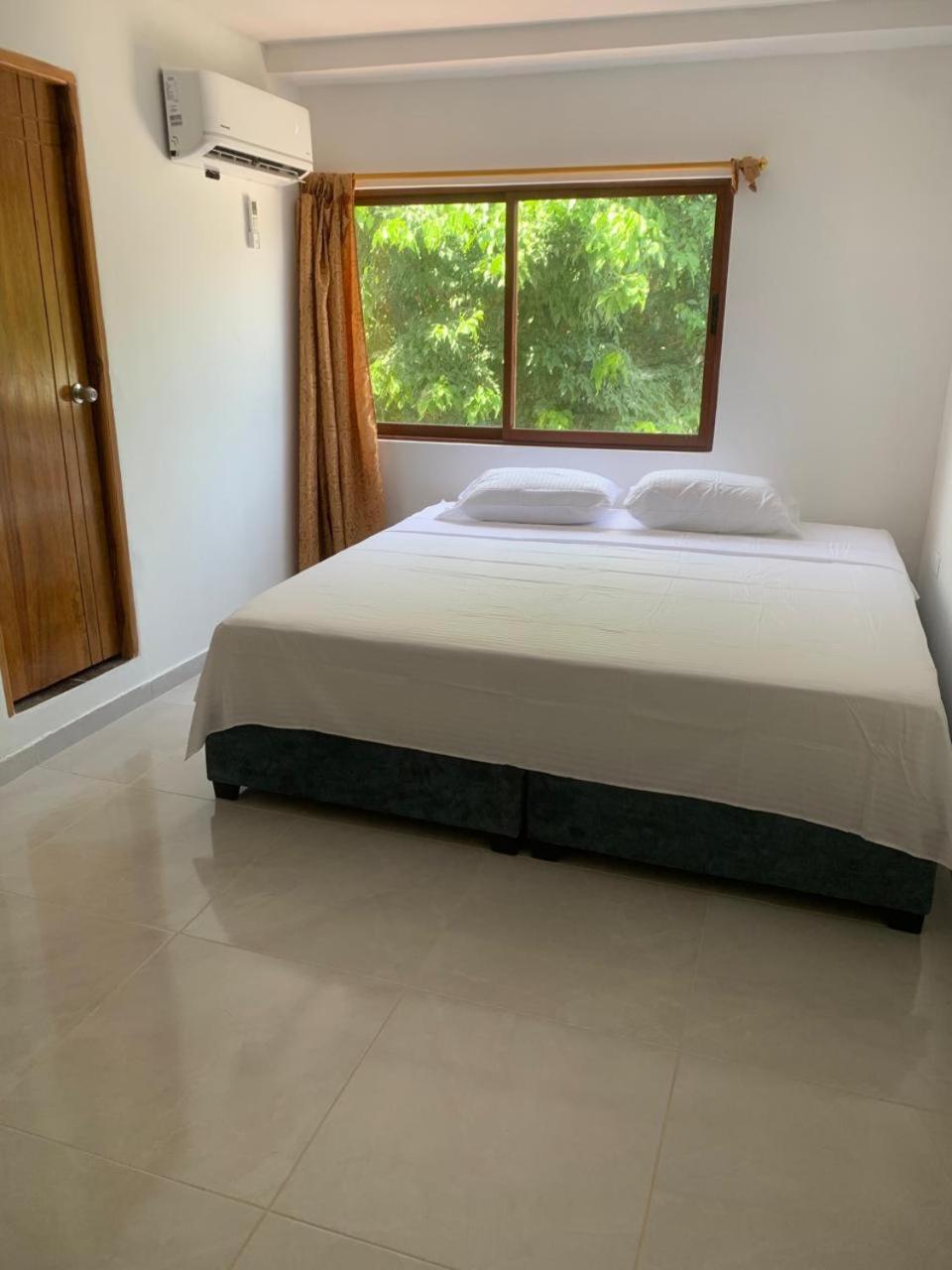 Casa Cabaña de 2 pisos Cerca al Mar en Santa Marta
