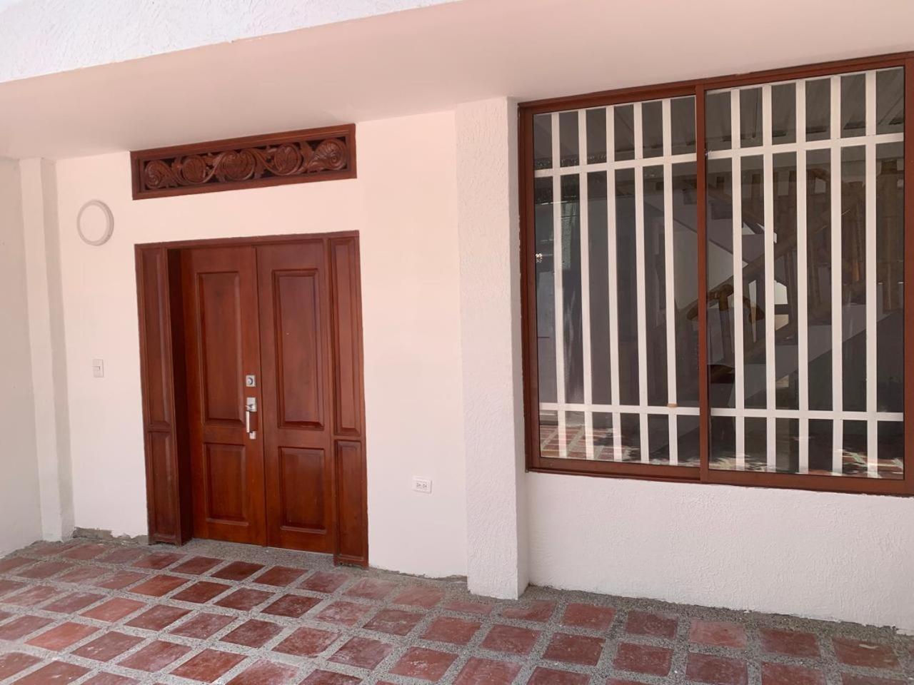Casa Cabaña de 2 pisos Cerca al Mar en Santa Marta