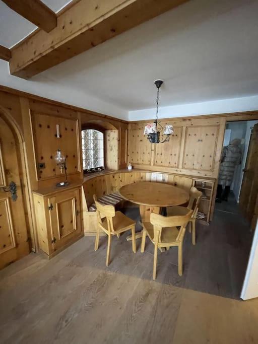 Ski In&Out, Lenzerheide freistehendes Top CHALET, urchig, gross