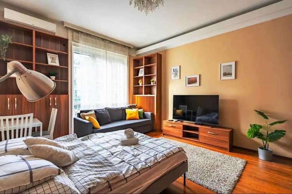 luxury design flat in the center