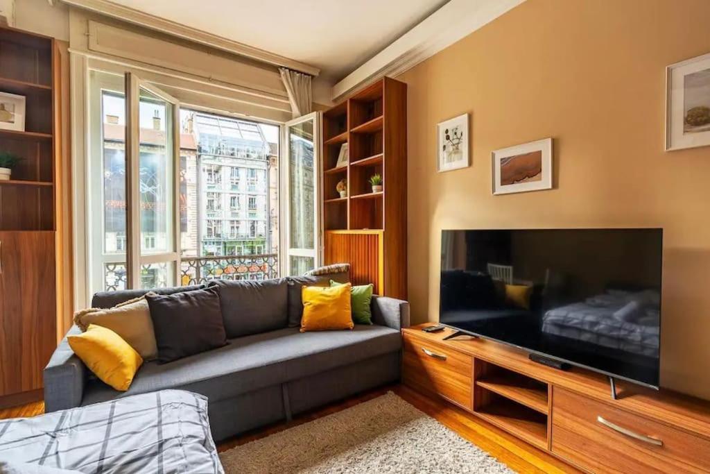 luxury design flat in the center