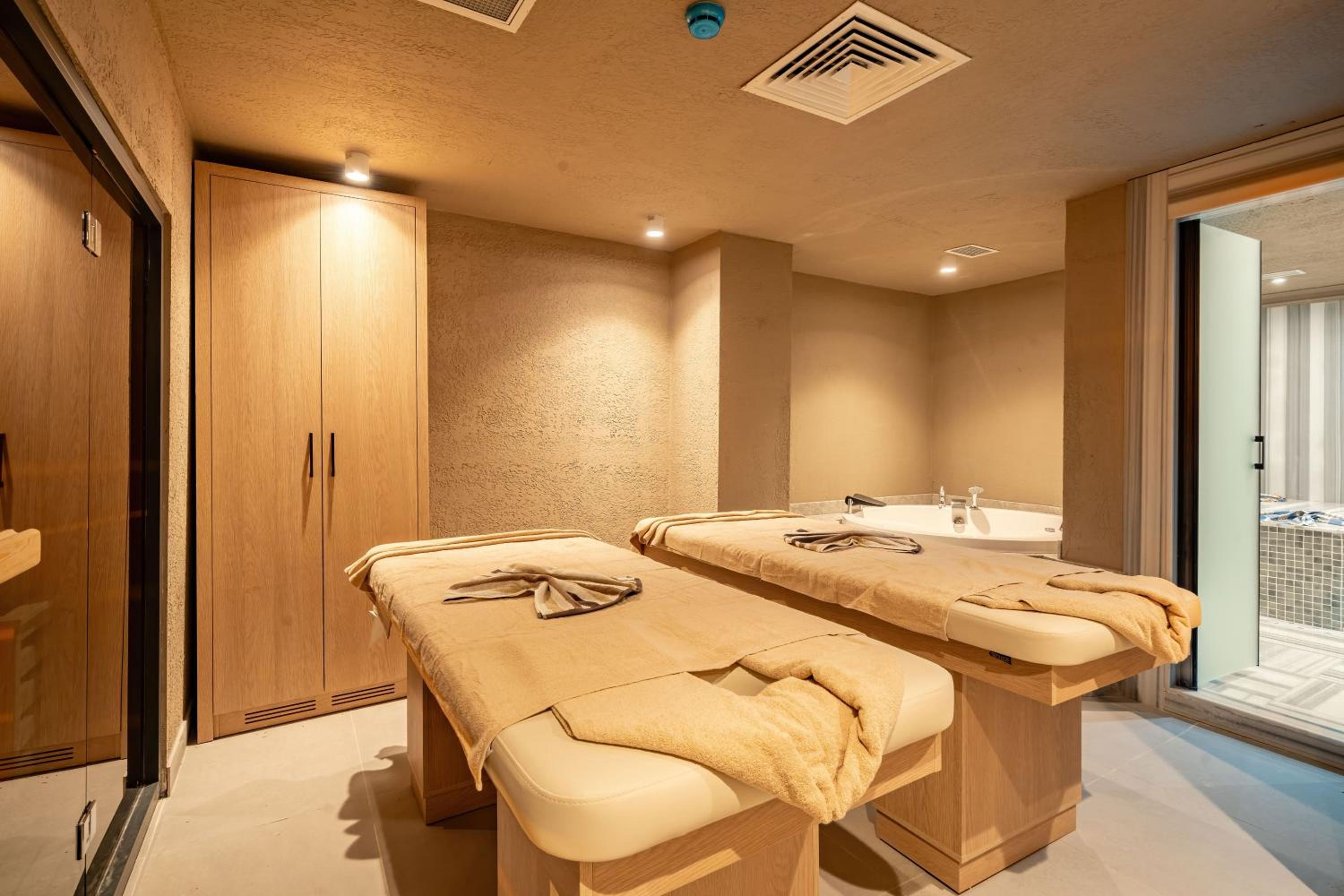 Awen Lara Hotel - Image 48