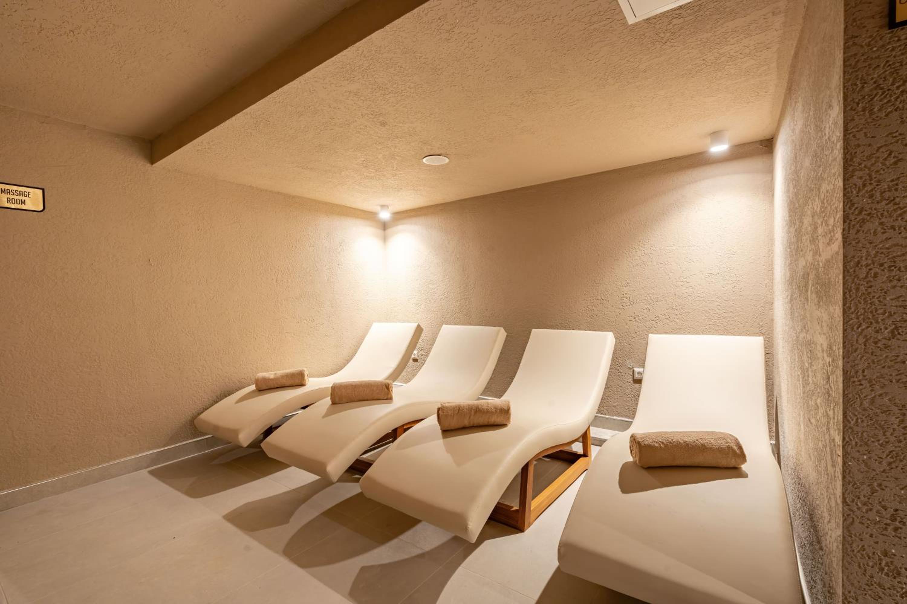 Awen Lara Hotel - Image 50