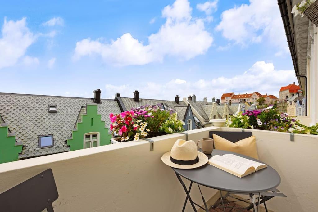 Dinbnb Appartments l 6 min to Bryggen I 67 Sqm in 4th Floor l Views