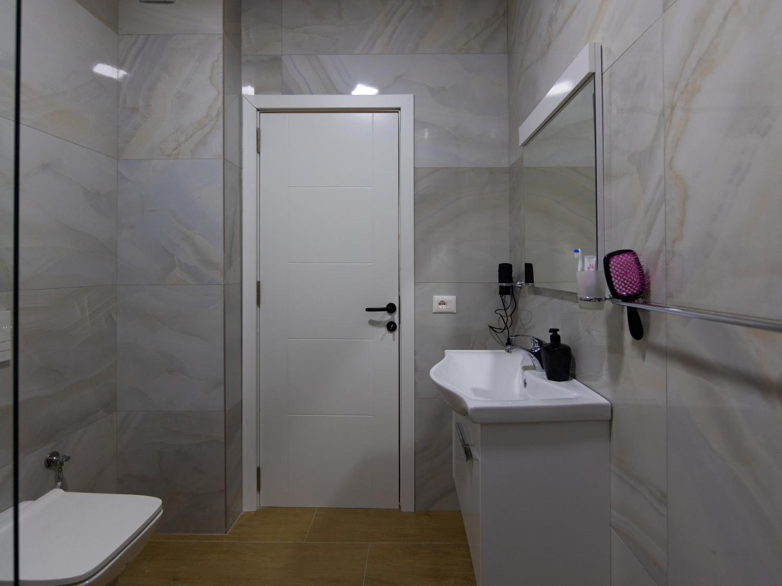 Seaview Apartment Qerret