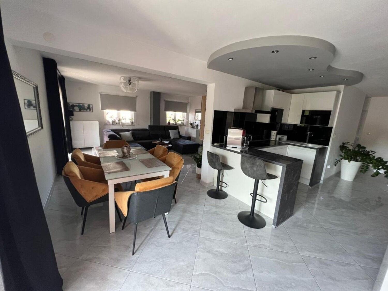 Apartment Black@white view 5