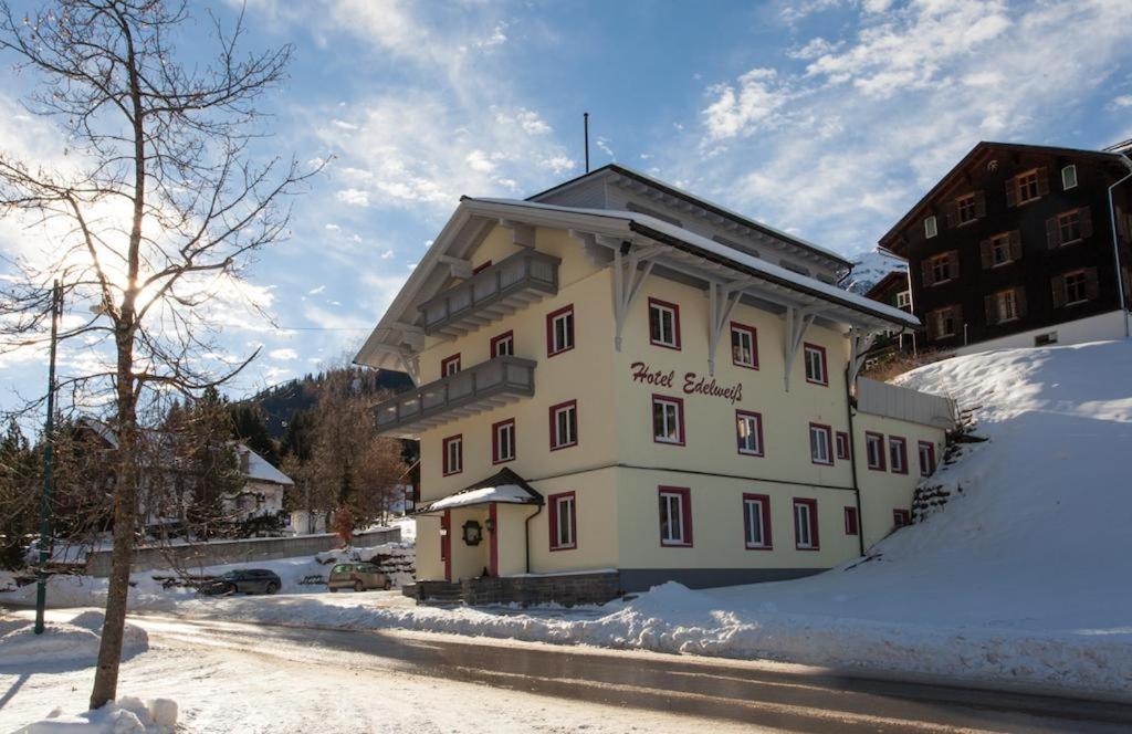 Pension Edelweiss - Bergdorf Gargellen 1423m - 200m zur Schafbergbahn