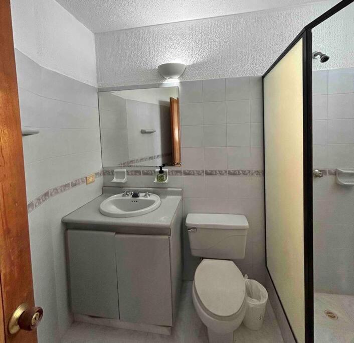 Hermosa casa en condominio Melgar!