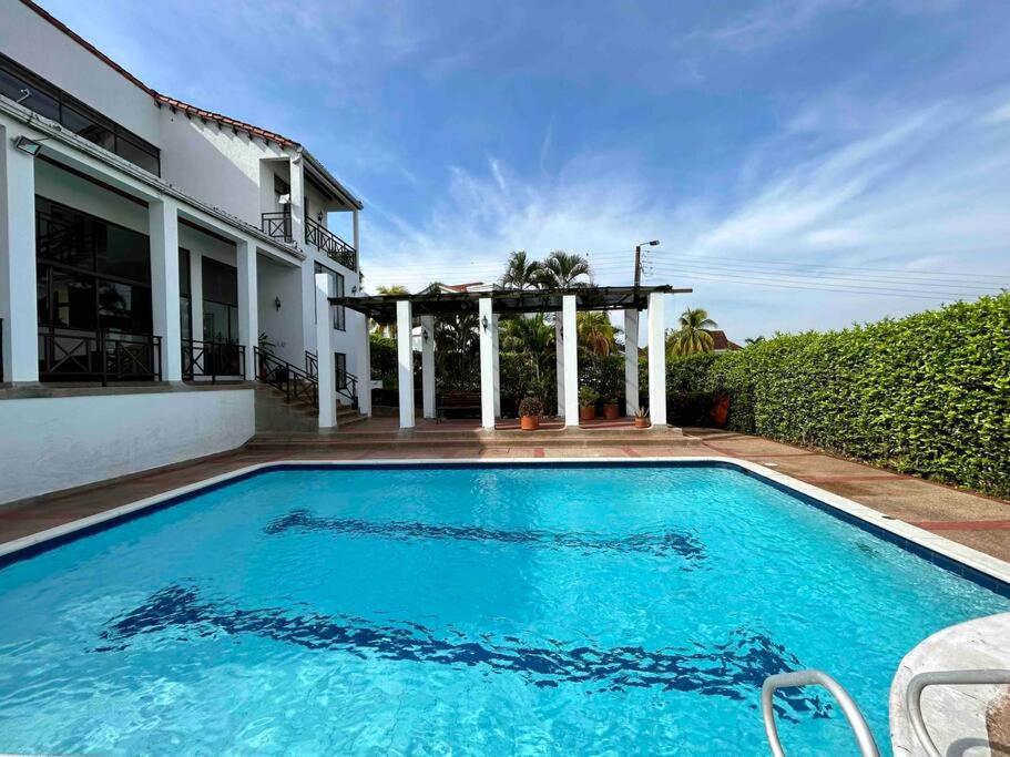 Hermosa casa en condominio Melgar!