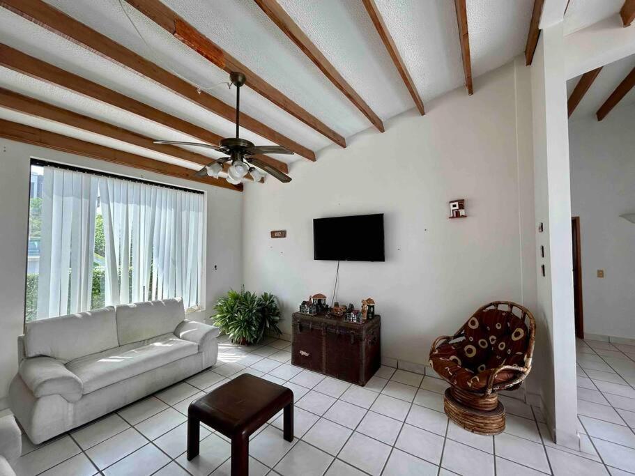 Hermosa casa en condominio Melgar!