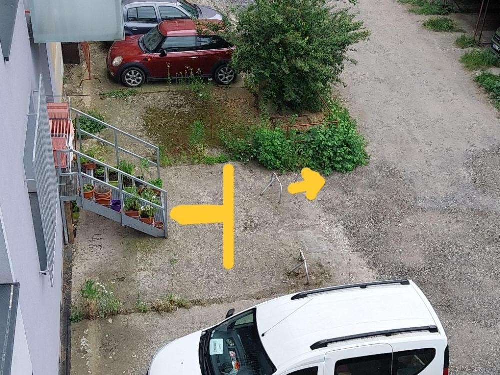 Parking free one room with Netflix in shared flat with a woman in next room and shared bathroom and kitchen