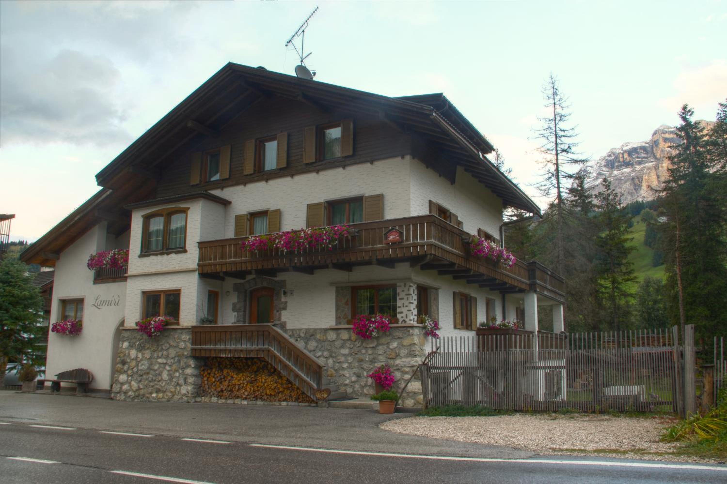 Photo 13
