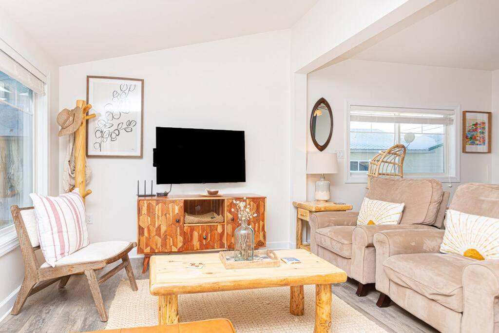 Watertown Vacations - Cute cabin on Lake Kampeska ideal for long stays! - Property Image 7