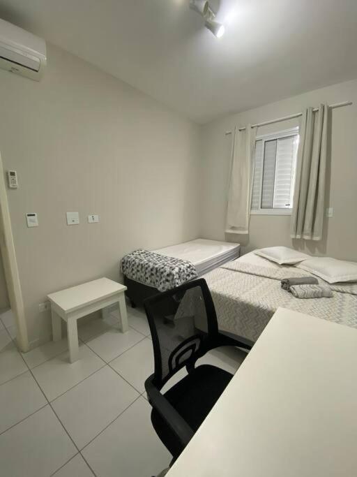 Apart Aconchegante no Itaguá, Ar nos 2 quartos