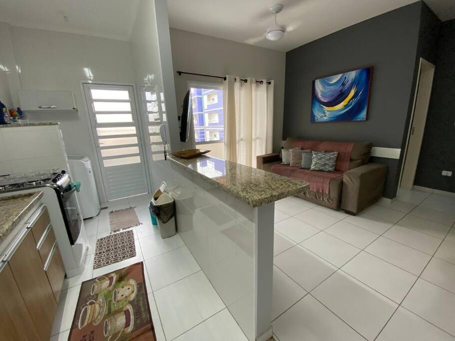 Apart Aconchegante no Itaguá, Ar nos 2 quartos