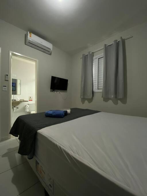 Apart Aconchegante no Itaguá, Ar nos 2 quartos