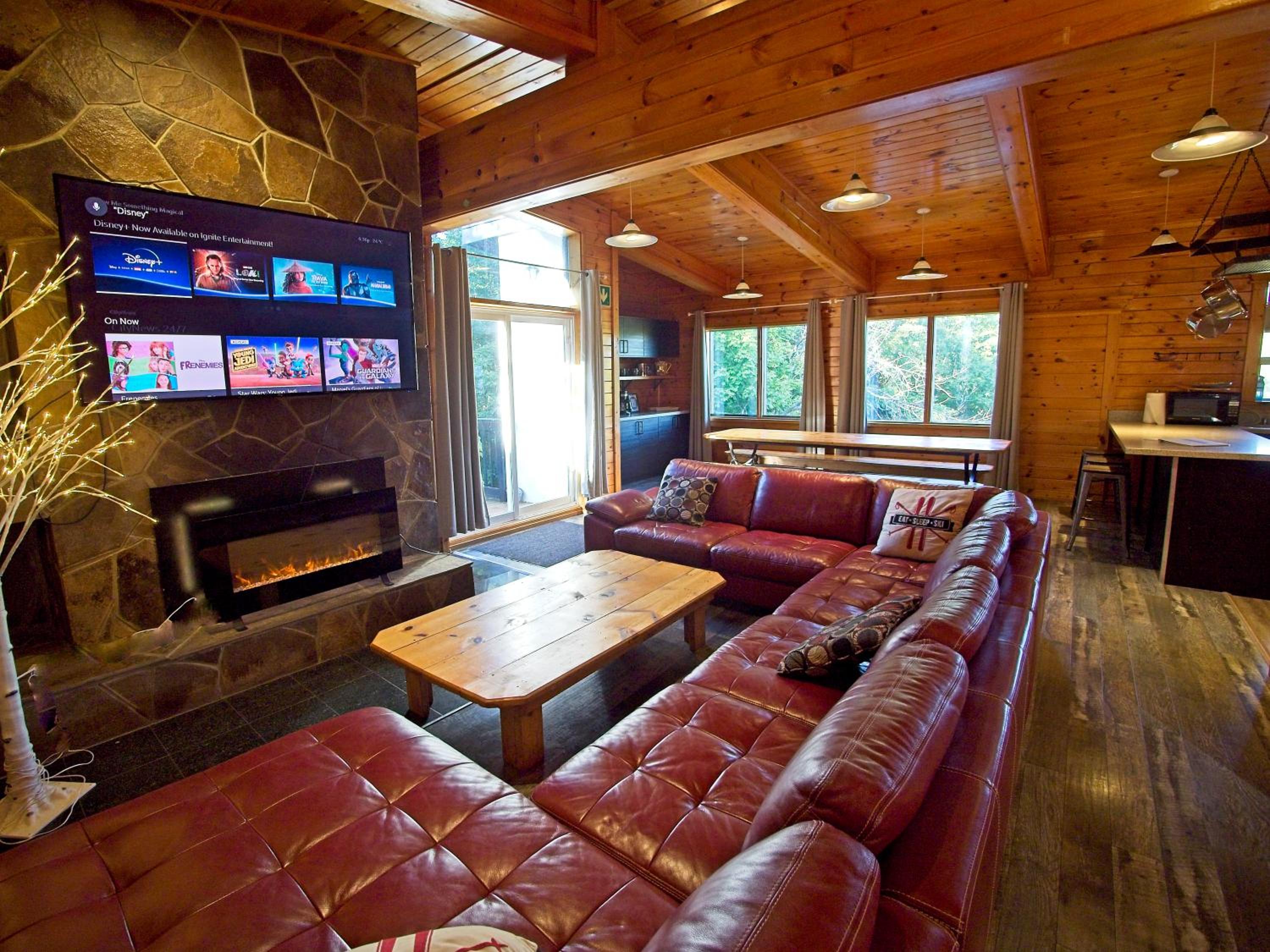 Blue Mountain 6BR Chalet Modern Hot Tub Mountain Views Walk to Village