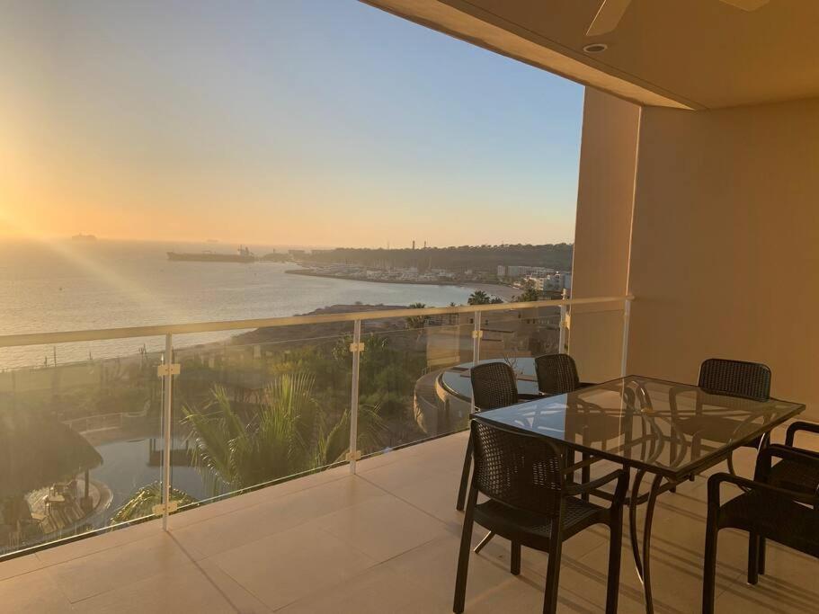 Three Bedroom Oceanview-VISTAMAR in Puerta Cortés Residences view 3