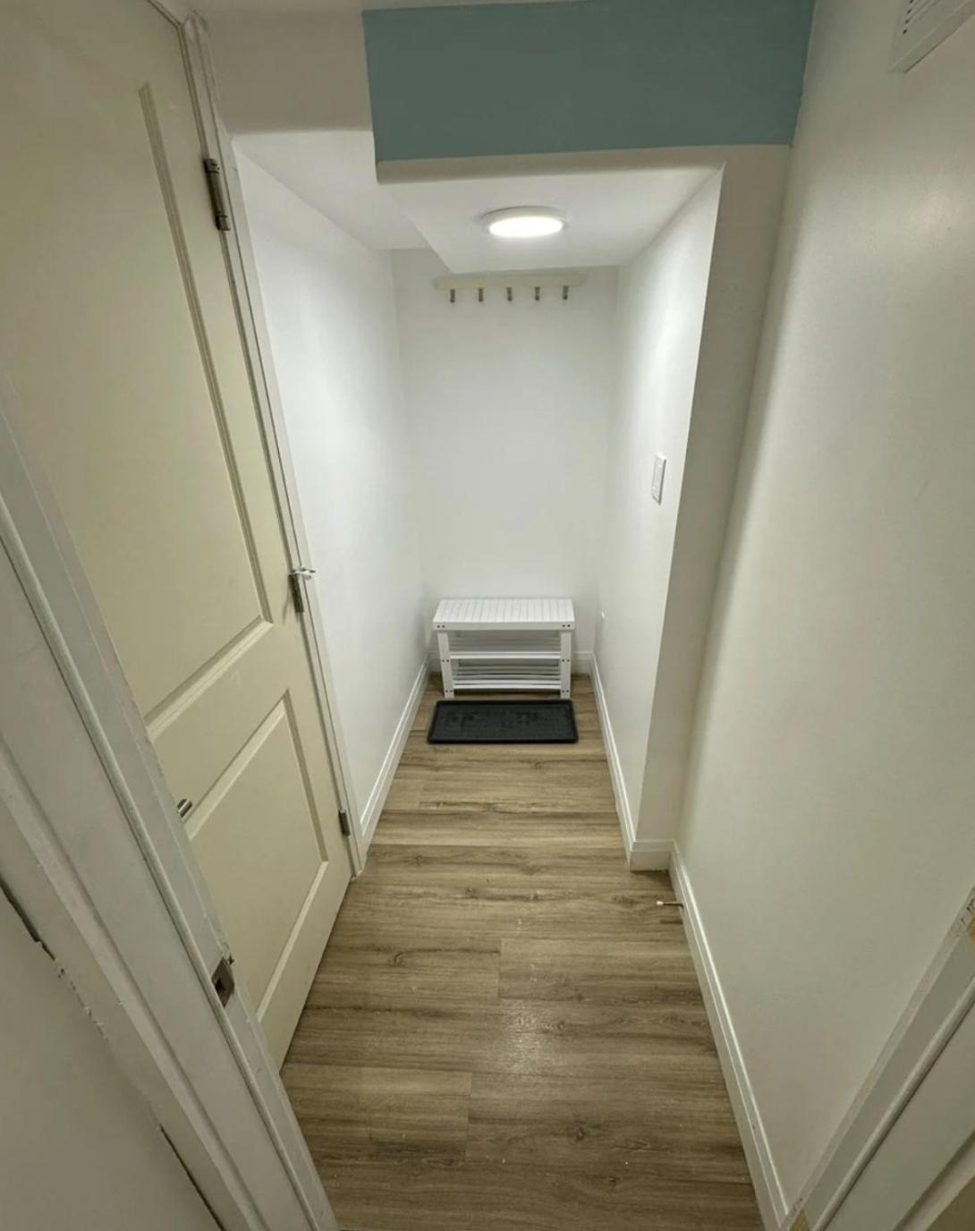 Pvt Studio Near Waterloo Airport & Minutes to Downtown Basement unit