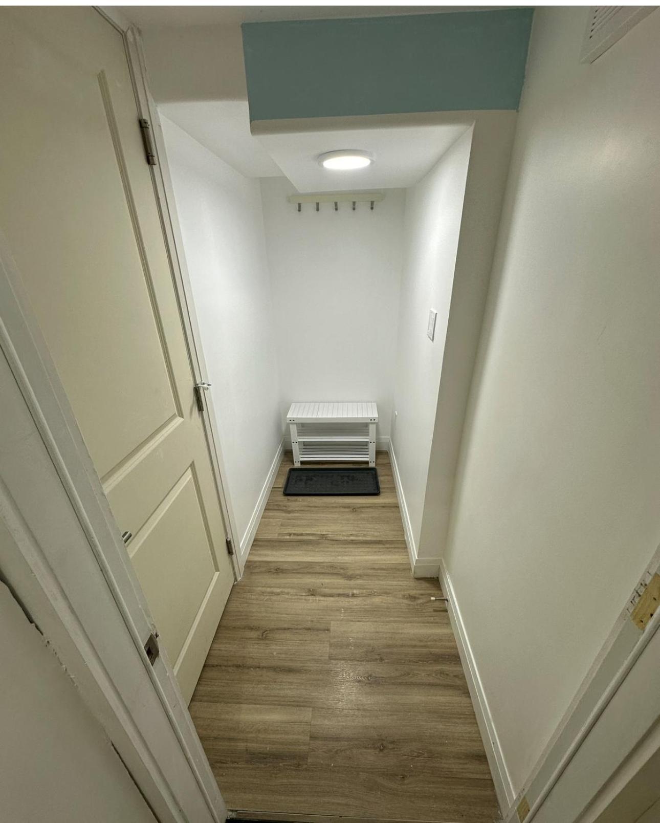 Pvt Studio Near Waterloo Airport & Minutes to Downtown Basement unit