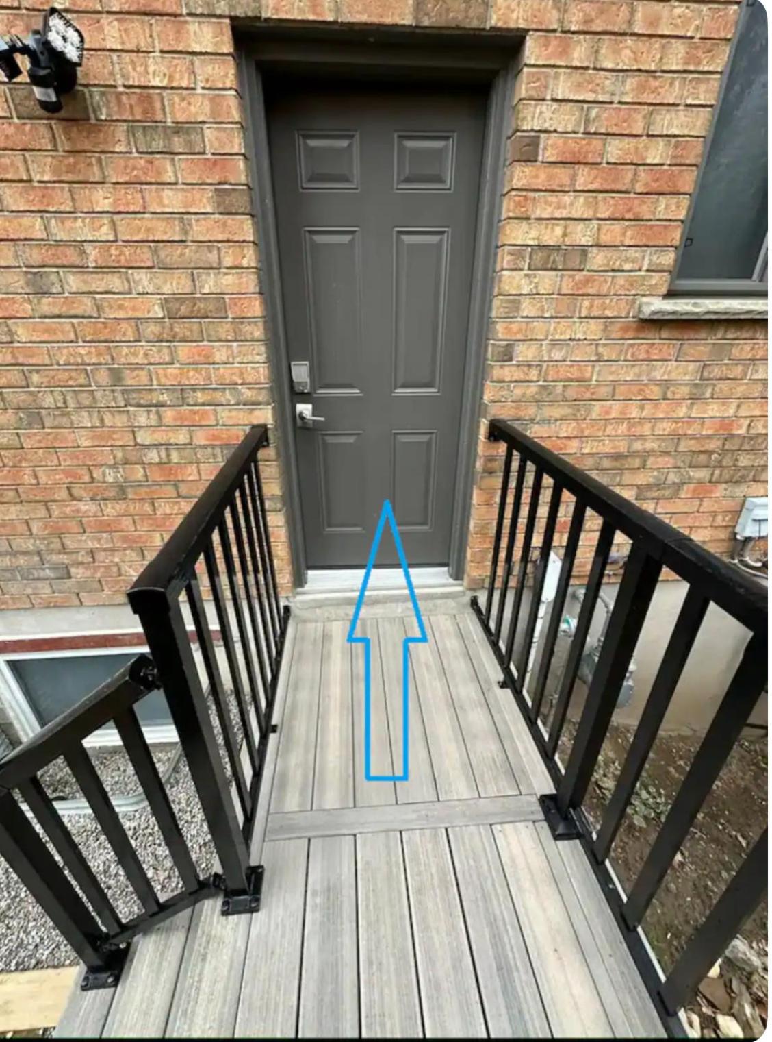 Pvt Studio Near Waterloo Airport & Minutes to Downtown Basement unit