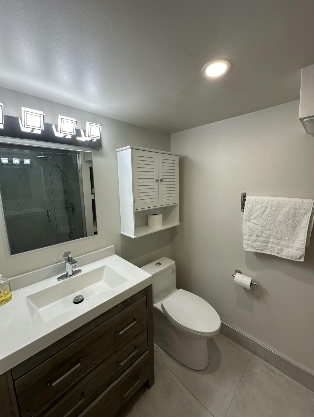 Pvt Studio Near Waterloo Airport & Minutes to Downtown Basement unit
