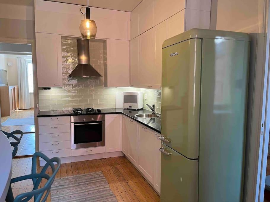 Spacious three rooms and kitchen in Hakaniemi