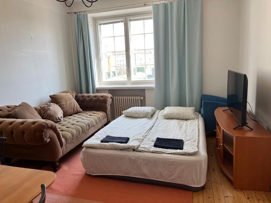 Spacious three rooms and kitchen in Hakaniemi