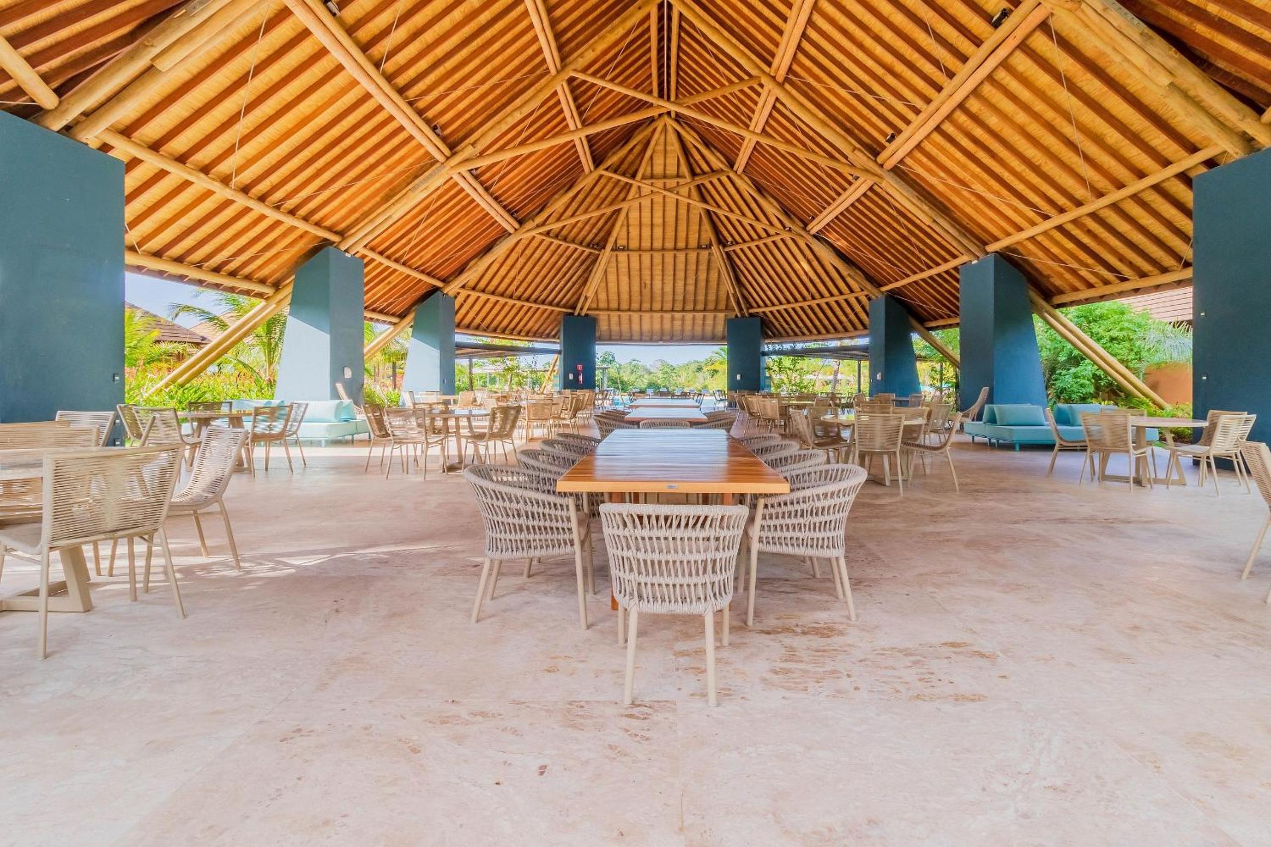 PF58 Casa Alto Luxo 6 Suítes - Praia Bella, com acesso exclusivo à praia!