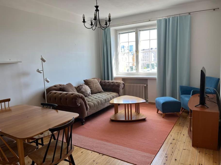 Spacious three rooms and kitchen in Hakaniemi