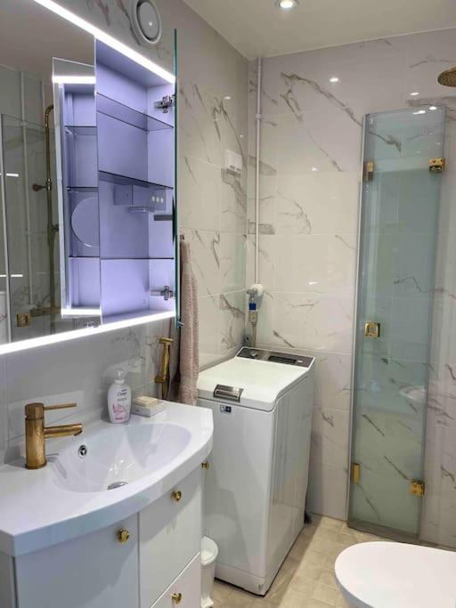 Spacious three rooms and kitchen in Hakaniemi