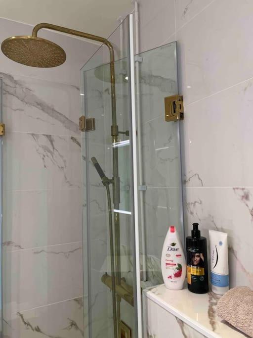 Spacious three rooms and kitchen in Hakaniemi