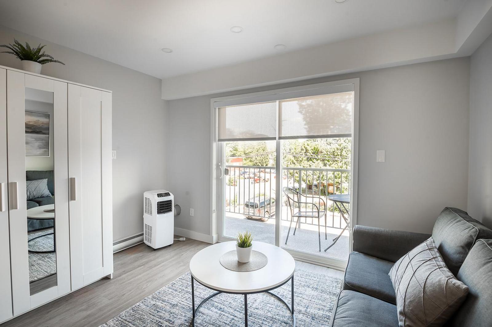 Gibsons Landing Inn