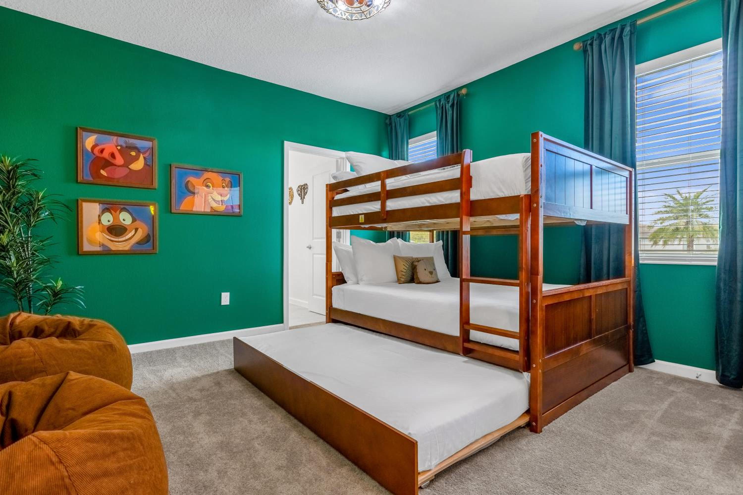 Luxury Home - ALL the extras - Sleeps 39