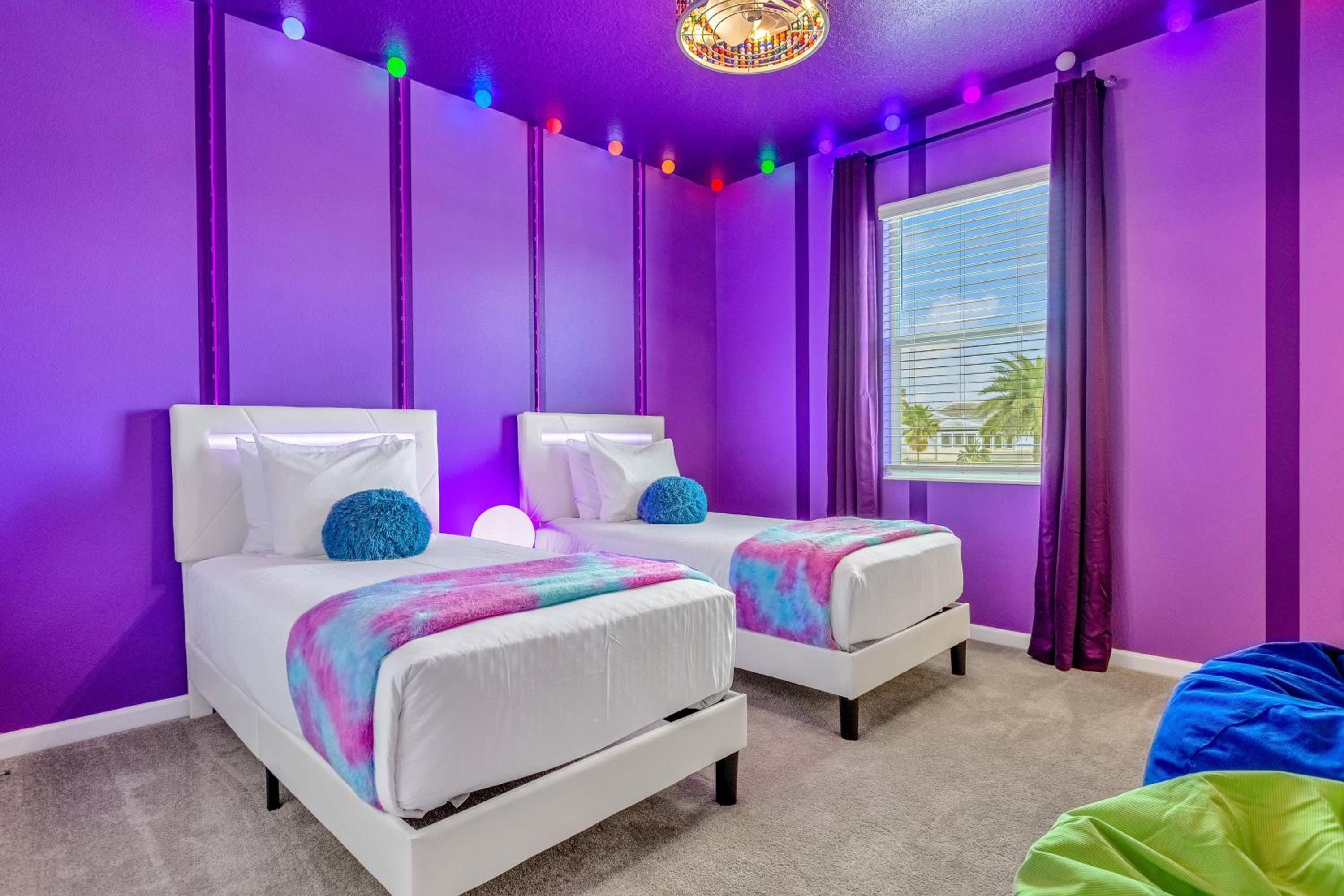Luxury Home - ALL the extras - Sleeps 39