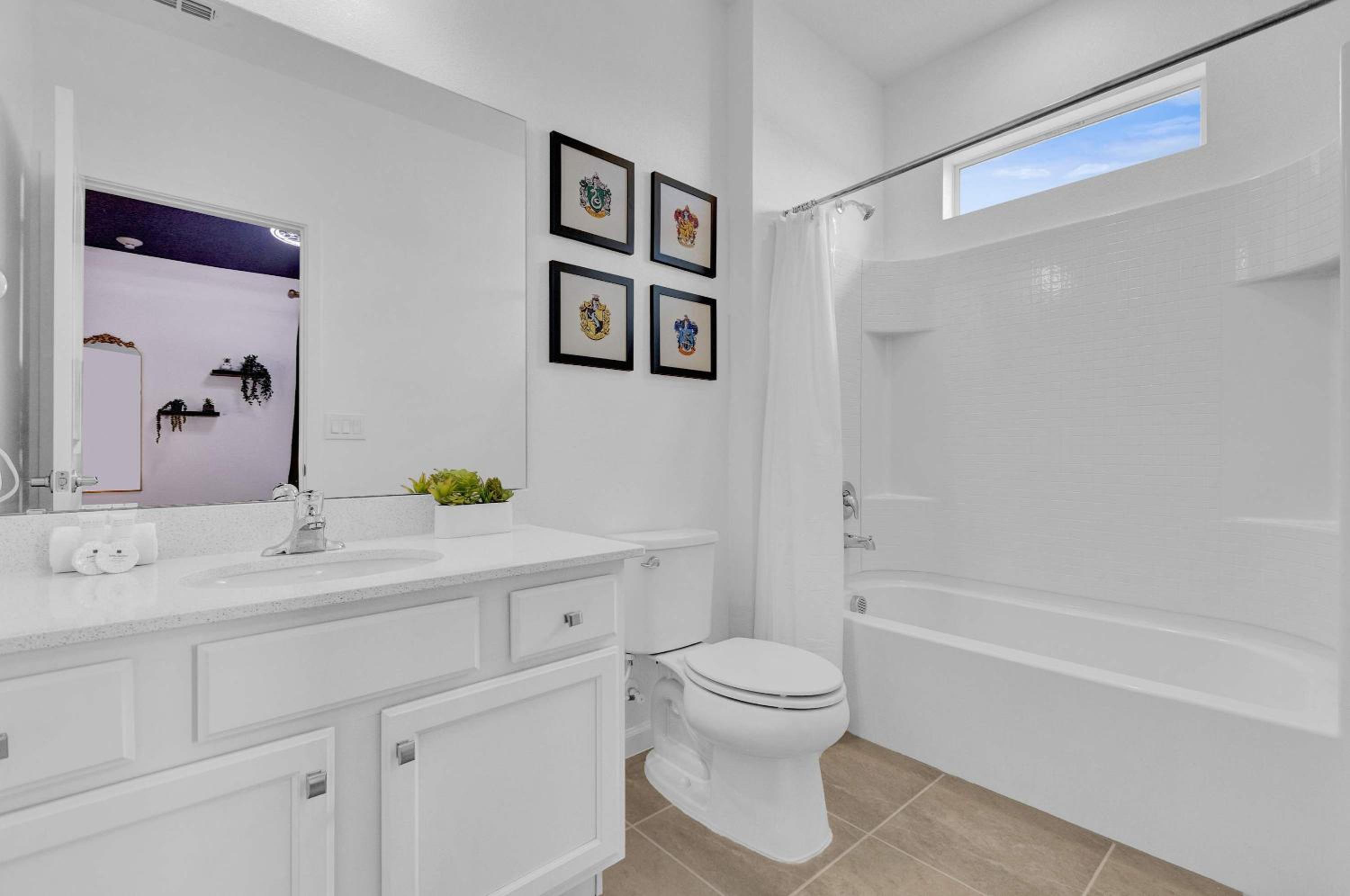 Luxury Home - ALL the extras - Sleeps 39