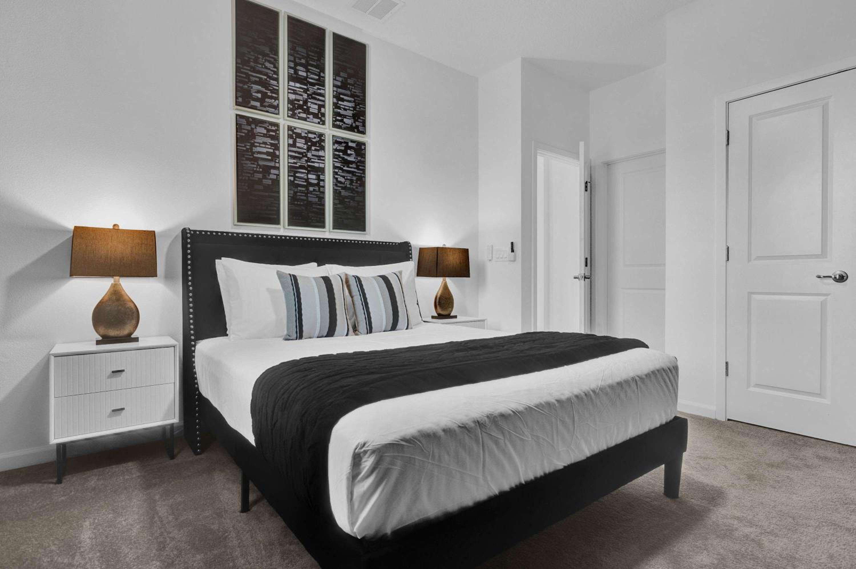 Luxury Home - ALL the extras - Sleeps 39